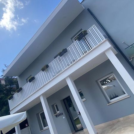 Grey House Guest House Luxury Latina Buitenkant foto